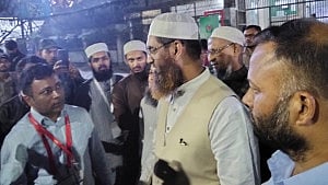 Mamunul visits EC at midnight with complaints