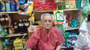 'ভিনদেশি ভাষার প্রভাব মেনে নিতে কষ্ট হয়'