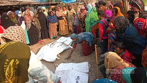 Mother, infant daughter die in Natore fire