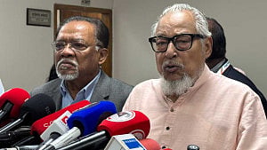 Jamaat splashing cash to buy votes: BNP tells EC