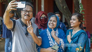 উৎসবমুখর ত্রয়োদশ নির্বাচন