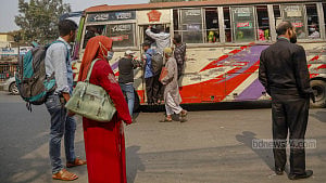 ভোটের আগে রাজধানীতে পরিবহন সংকট