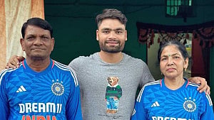বিশ্বকাপের মধ্যে বাবা হারালেন রিঙ্কু সিং