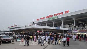 2 caught with foreign cash haul at Dhaka airport