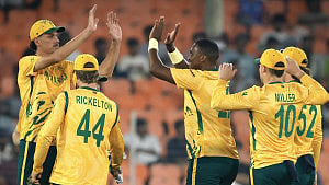 South Africa begin T20 World Cup campaign with a commanding 57-run win over Canada