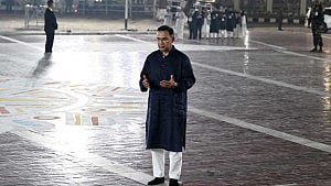 PM prays for Language Movement martyrs