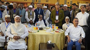 Tarique joins Jamaat’s Iftar party