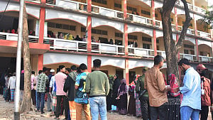 পোলিং এজেন্টদের ‘আগাম সই’: চট্টগ্রামে প্রিজাইডিং অফিসার প্রত্যাহার