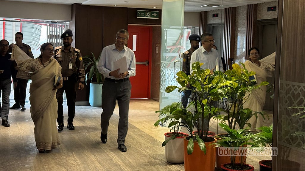 গভর্নর মোস্তাকুর রহমান