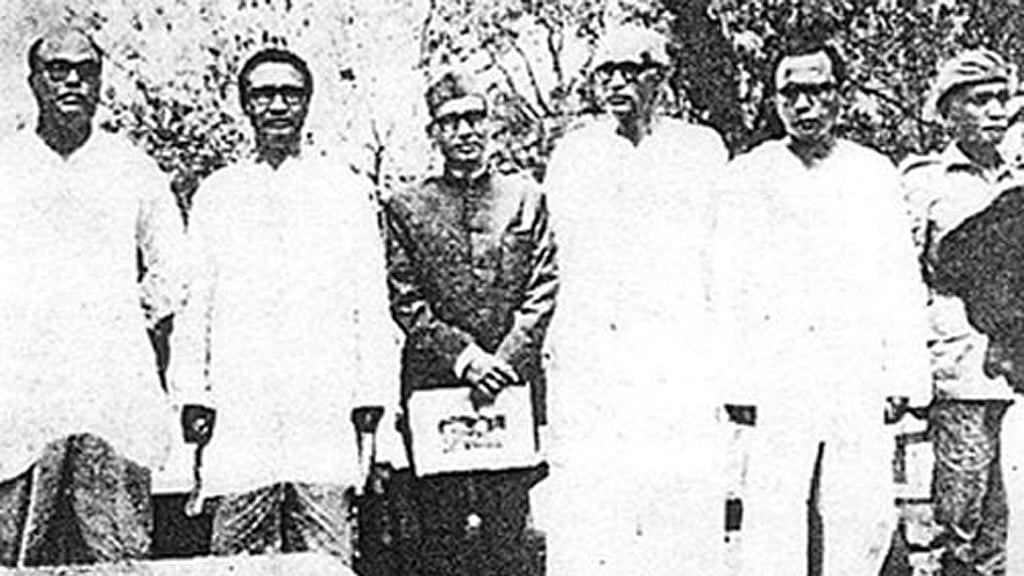 ঐতিহাসিক মুজিবনগর সরকারের সদস্যবৃন্দ।