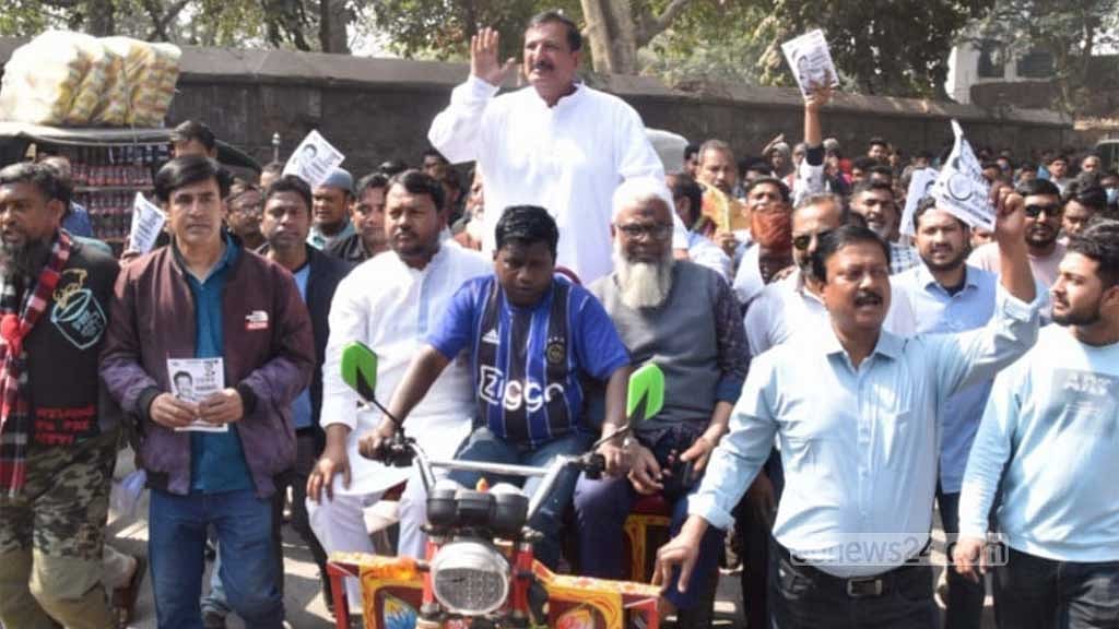 রাজশাহী-২ আসনে বিএনপির প্রার্থী মিজানুর রহমান মিনুর গণসংযোগ ও প্রচার।