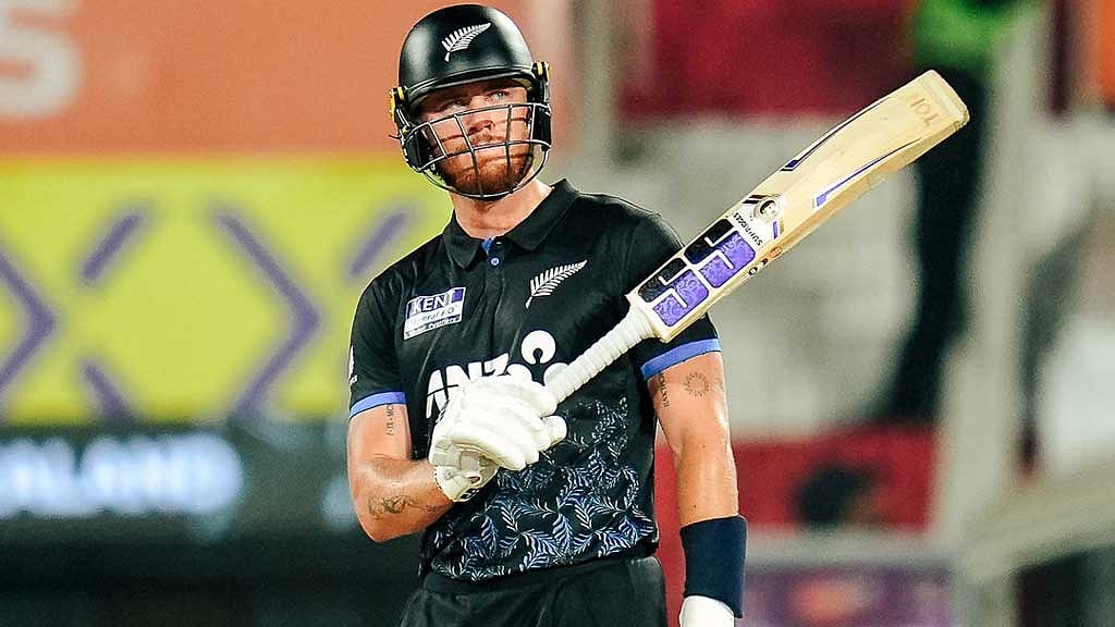 পাওয়ার প্লের রানে লিটনকে ছাড়িয়ে গেলেন অ্যালেন। ছবি: ব্ল্যাকক্যাপস ফেইসবুক।