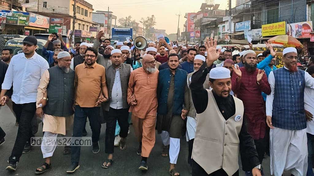 সিলেট-৩ আসনে বাংলাদেশ খেলাফত মজলিসের প্রার্থী মুসলেহ উদ্দিন রাজুর নির্বাচনি প্রচার। 