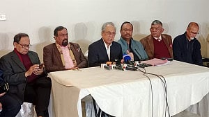 সুষ্ঠু নির্বাচন নিয়ে ‘শঙ্কা’ আনিসুল ইসলাম মাহমুদের