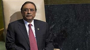 আরব আমিরাত সফরে যাচ্ছেন পাকিস্তানের প্রেসিডেন্ট জারদারি