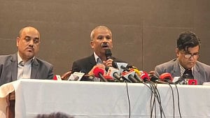 সরকার কেন গণভোটে 'হ্যাঁ'-এর পক্ষে প্রচারে, ব্যাখ্যা দিলেন আইন উপদেষ্টা