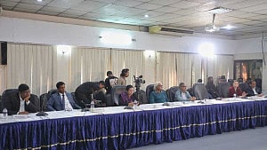 ‘মব’ শব্দ ব্যবহারে সতর্ক থাকতে বললেন তাজুল, ‘হুমকি’ বললেন প্রিন্স
