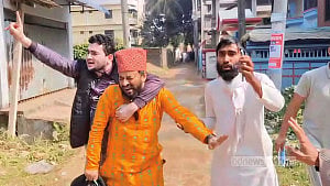 শিক্ষক হেনস্তা কি শিবিরের পাঁচ-'সু'তে জয়লাভের খেসারত?