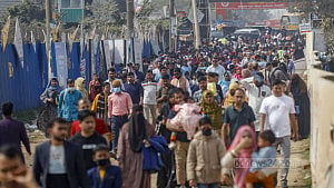 Holiday crowds at the trade fair