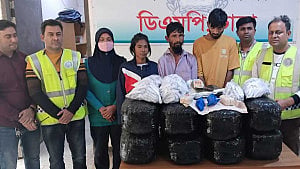 চিলেকোঠায় গাঁজা-ইয়াবা, ভাটারায় গ্রেপ্তার ৩