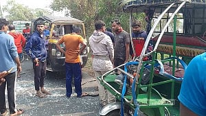 গোপালগঞ্জে ইজিবাইক-মাহেন্দ্র সংঘর্ষে শিশু নিহত, আহত ৭