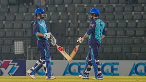 বাবা-ছেলের যুগলবন্দির ম্যাচে নোয়াখালীর টানা দুই