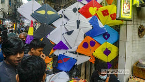 Kite sales boom around Shakrain Festival