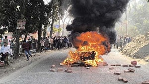3 die in Madaripur road accident