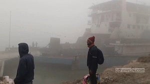 Fog halts Paturia–Daulatdia ferry service, 2 vessels stuck mid-river