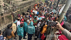 Waste collectors protest alleged extortion in Mirpur