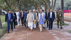 গণ-অভ্যুত্থান স্মৃতি জাদুঘরে প্রধান উপদেষ্টা