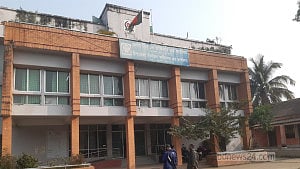 বাবরের স্ত্রী তাহমিনা জামানের প্রার্থিতা প্রত্যাহার