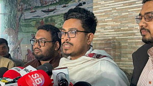 DUCSU leaders meet EC over halted SUCSU polls