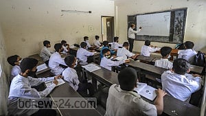 পুরো রোজায় মাধ্যমিক স্কুল বন্ধ রাখার নির্দেশ হাই কোর্টের