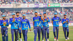 শরিফুলের ৫ উইকেট, ব্যাটে-বলে-নেতৃত্বে দুর্দান্ত শেখ মেহেদি