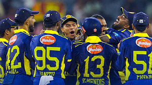 SL survive Overton scare to beat England