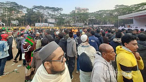 Massive crowd at Alia Madrasa