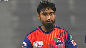 আবার আইপিএল নিলামে নাম দেবেন? যা বললেন তানজিম
