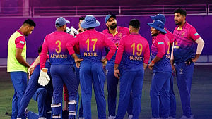পারাশারকে ফিরিয়ে আরব আমিরাতের বিশ্বকাপ দল