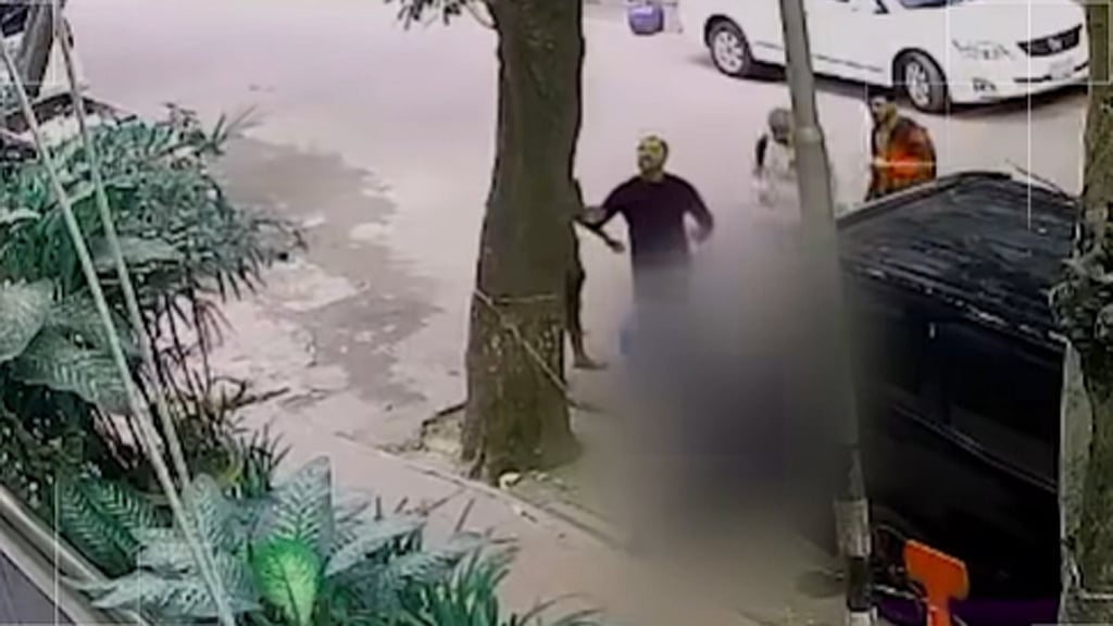 উপর থেকে রড পড়ার পরের দৃশ্য। ছবি ভিডিও থেকে নেওয়া  