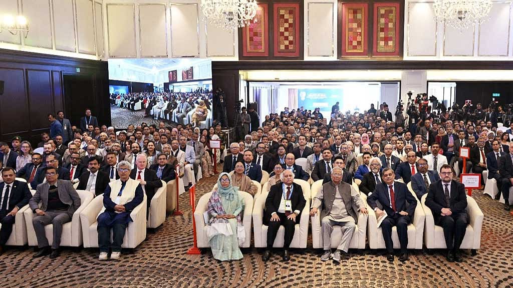 প্রধান উপদেষ্টা মুহাম্মদ ইউনূস রাজধানীর একটি হোটেলে ‘উচ্চশিক্ষার বর্তমান অবস্থা ও ভবিষ্যৎ দিকনির্দেশনা’ শীর্ষক দক্ষিণ এশীয় আঞ্চলিক সম্মেলনে বক্তব্য রাখেন। ছবি: পিআইডি