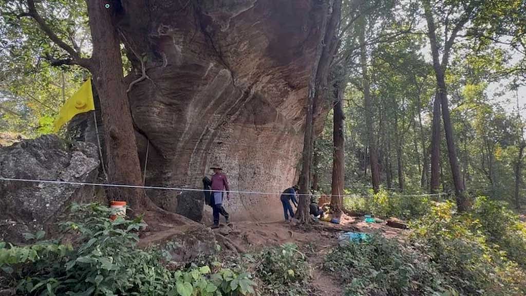 আবিষ্কৃত চিত্র ও সরঞ্জামগুলো কোন সময়ের তা জানতে কার্বন ডেটিং শুরু হয়েছে। ছবি: এনডিটিভি