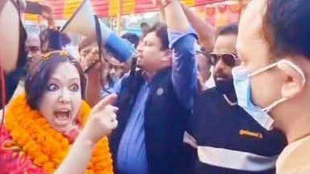 ছবি ভিডিও থেকে নেওয়া।