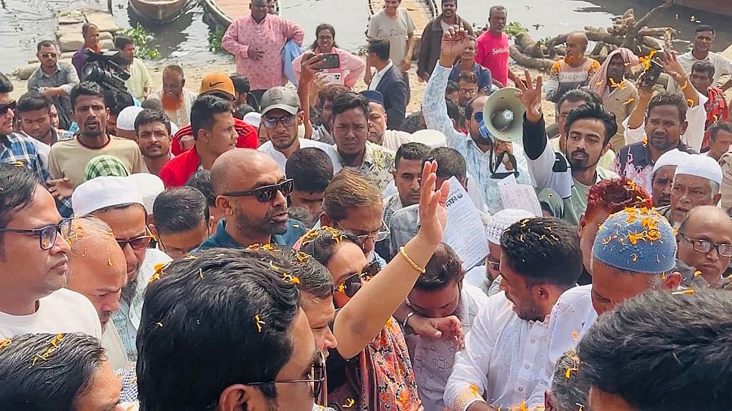 কাউন্দিয়ার মানুষের প্রধান দাবি হয়ে উঠেছে বুড়িগঙ্গার ওপর একটি সেতু।
