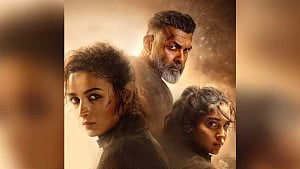 সব নায়িকাদের পেছনে ফেলে আলিয়া