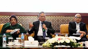 কক্সবাজারে পর্যটন নিয়ে মহাপরিকল্পনা, বিধিনিষেধ পুনর্বিবেচনা করা হচ্ছে: অর্থমন্ত্রী