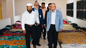 হজ ক্যাম্পে প্রবাসীদের জন্য ১০০ শয্যার আবাসন হবে: প্রবাসীকল্যাণ মন্ত্রী