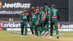 Tigers chase 142 after Rana wrecks Zimbabwe