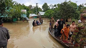 বন্যা মোকাবিলায় চট্টগ্রামে সেনা মোতায়েন