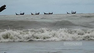 বৈরী আবহাওয়ায় বঙ্গোপসাগরে ট্রলার ডুবে চার জেলে নিহত, নিখোঁজ ১